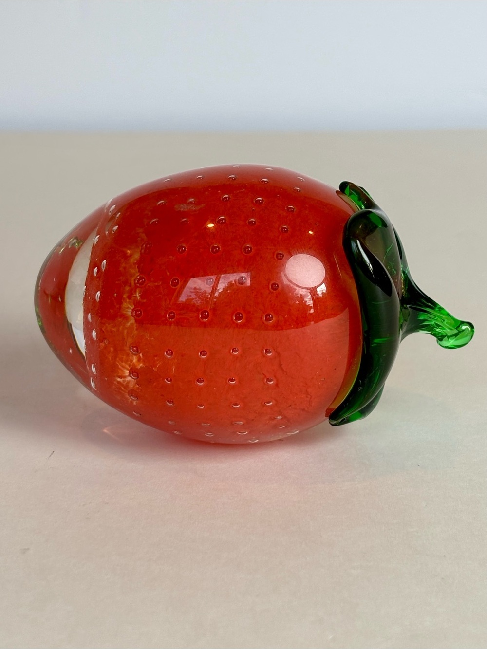Hand Blown Art Glass Strawberry Paperweight Controlled Bubble Bullicante